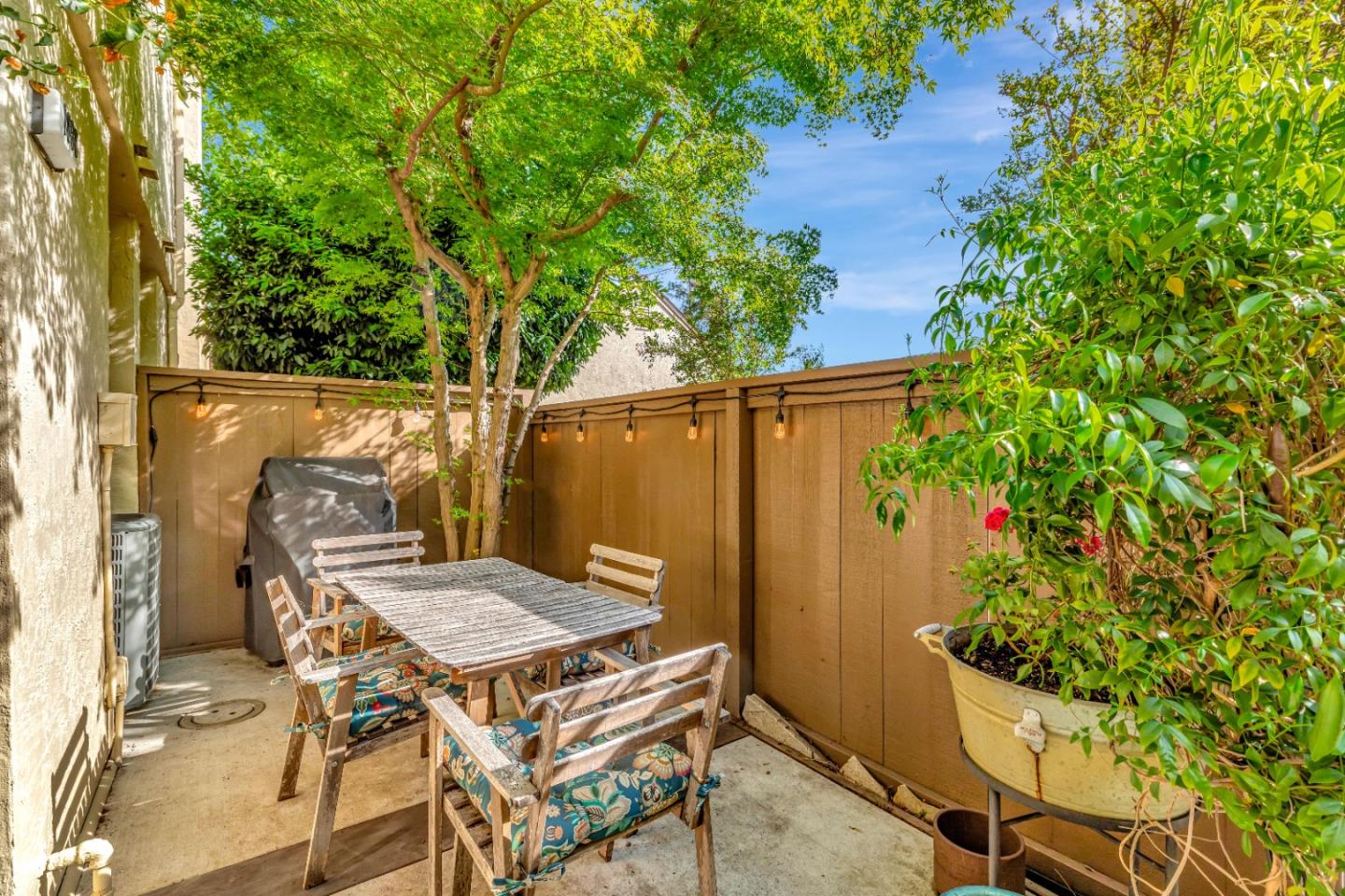 1888 Huxley CT