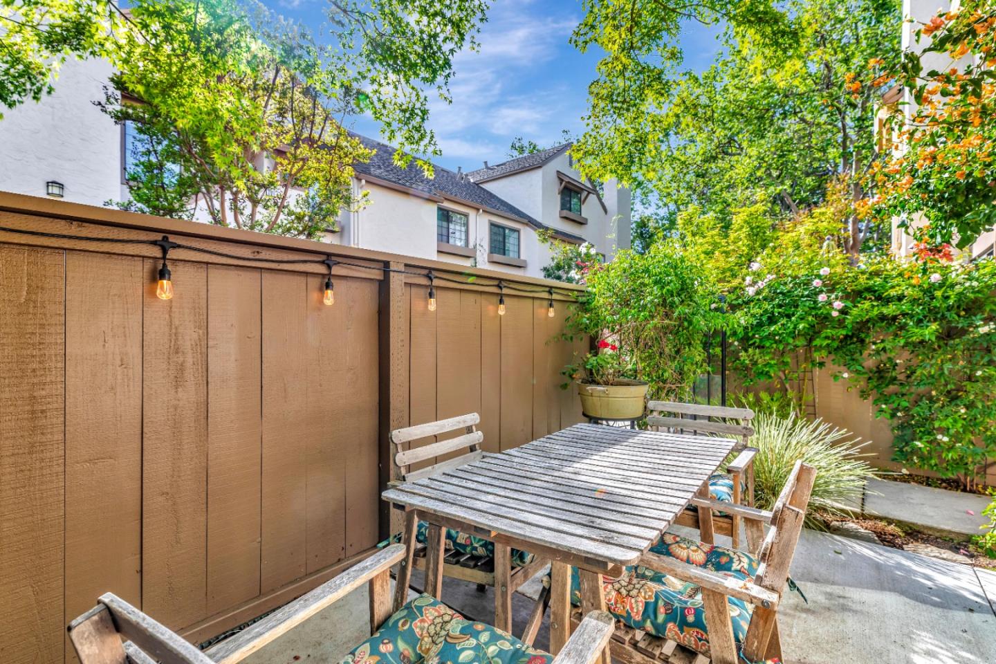 1888 Huxley CT