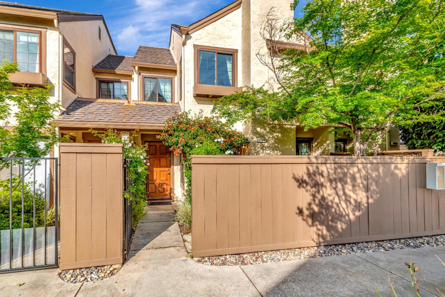 1888 Huxley CT