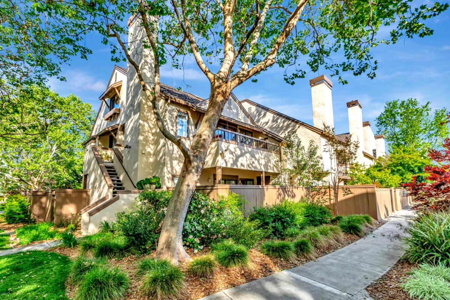 1888 Huxley CT