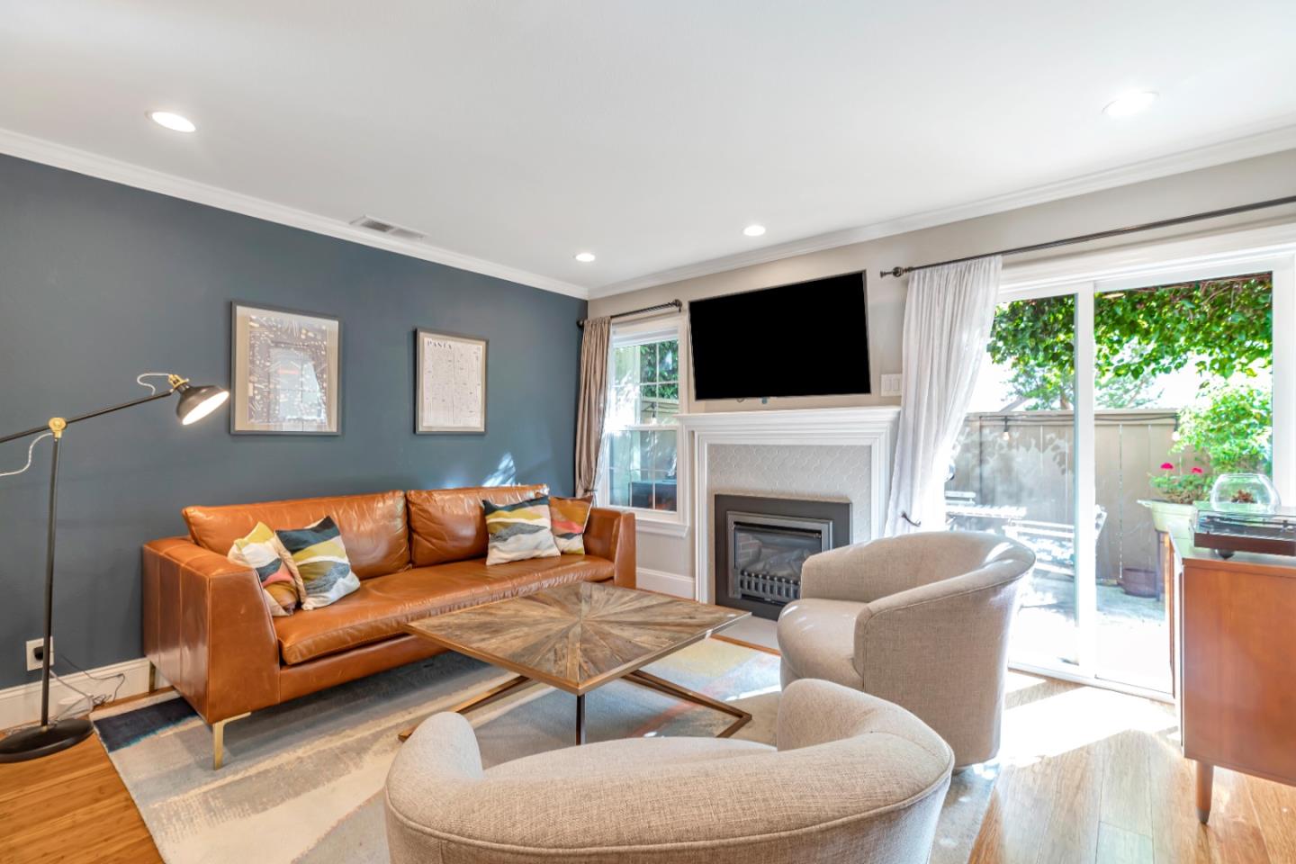 1888 Huxley CT