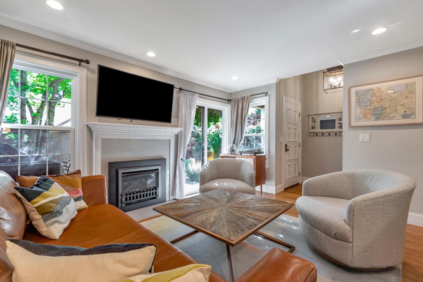1888 Huxley CT