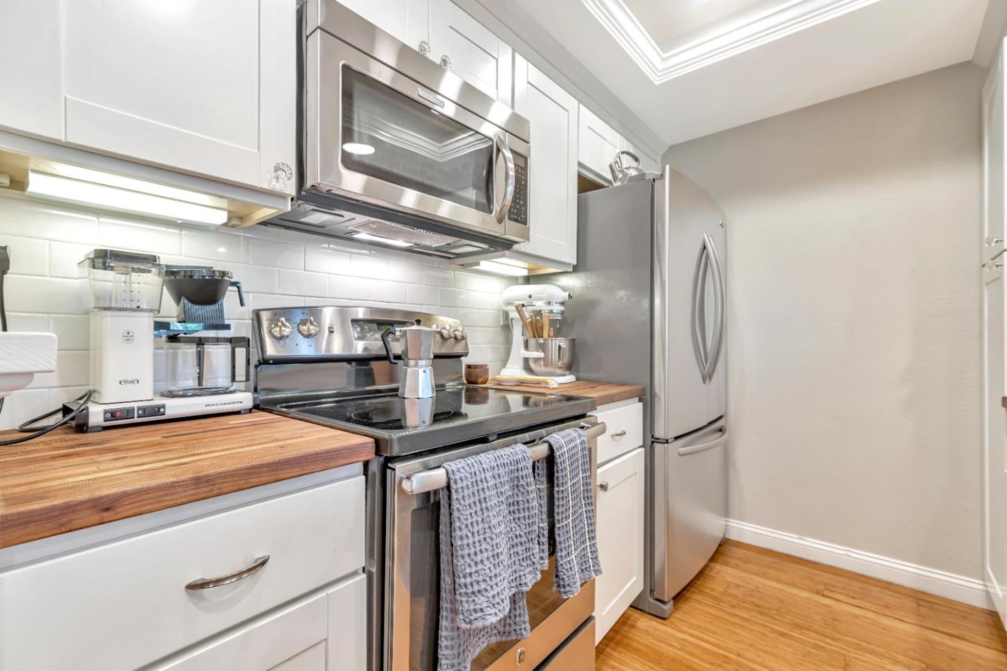 1888 Huxley CT