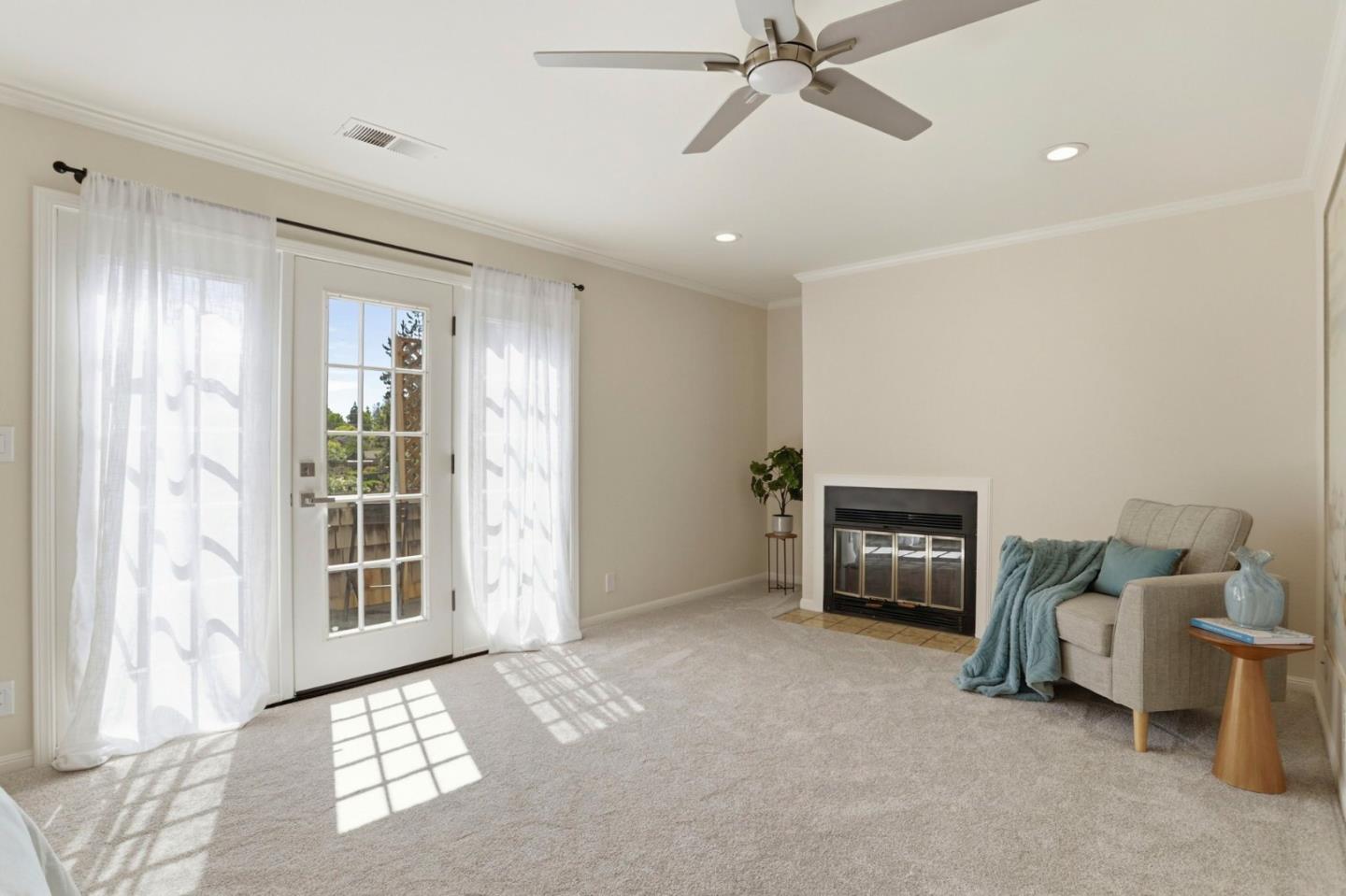 1503 Alta Glen DR