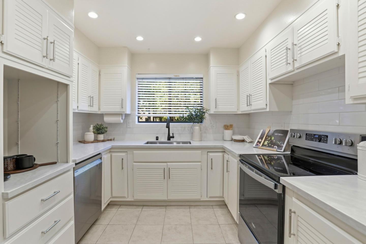 1503 Alta Glen DR