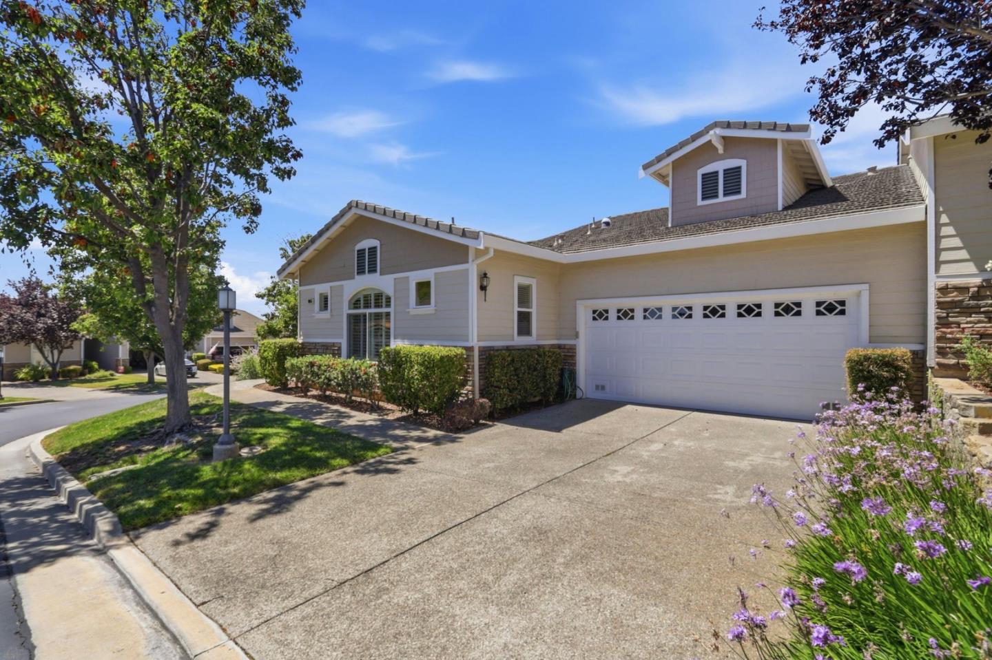 9066 Village View LOOP