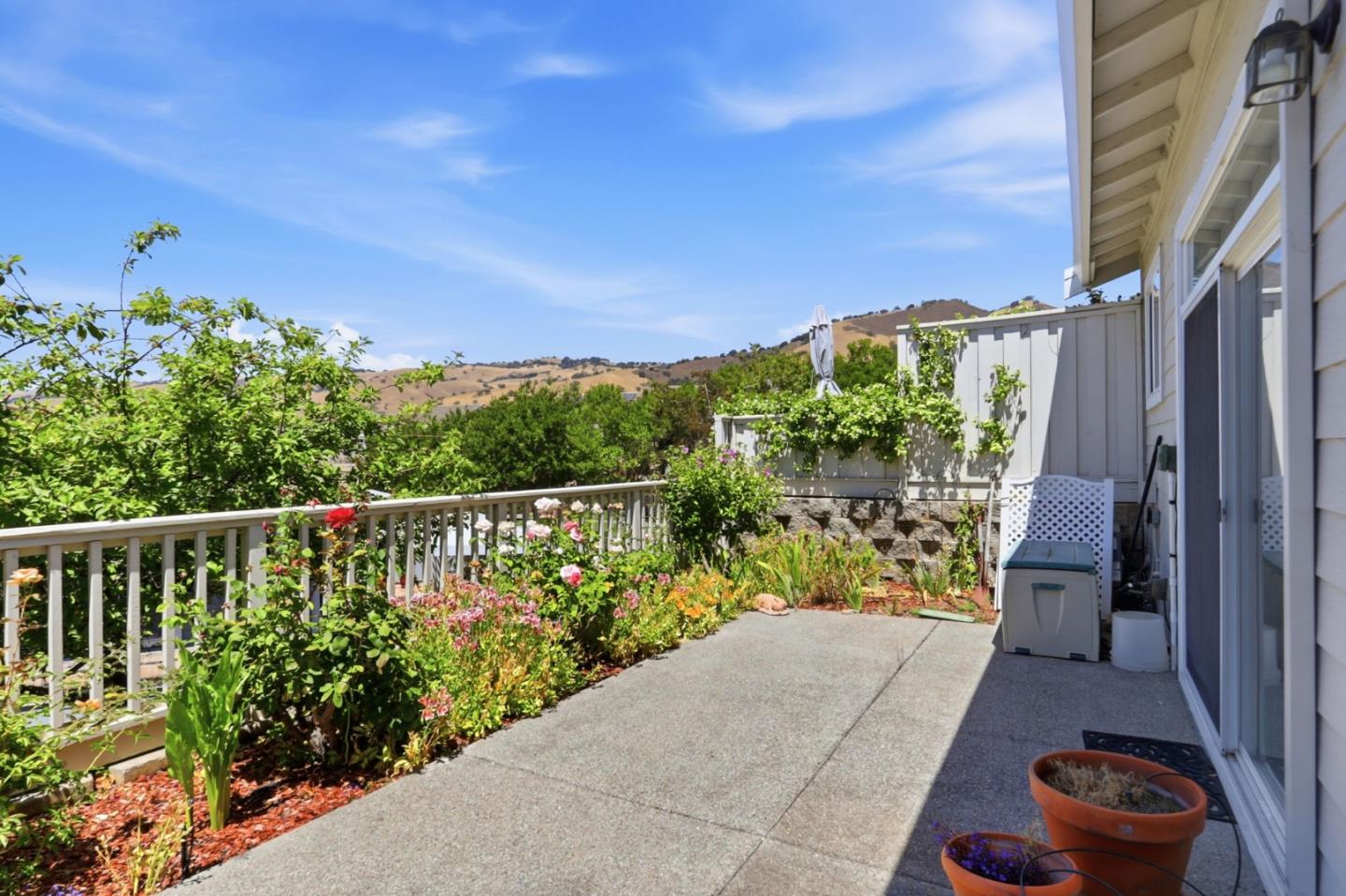 9066 Village View LOOP
