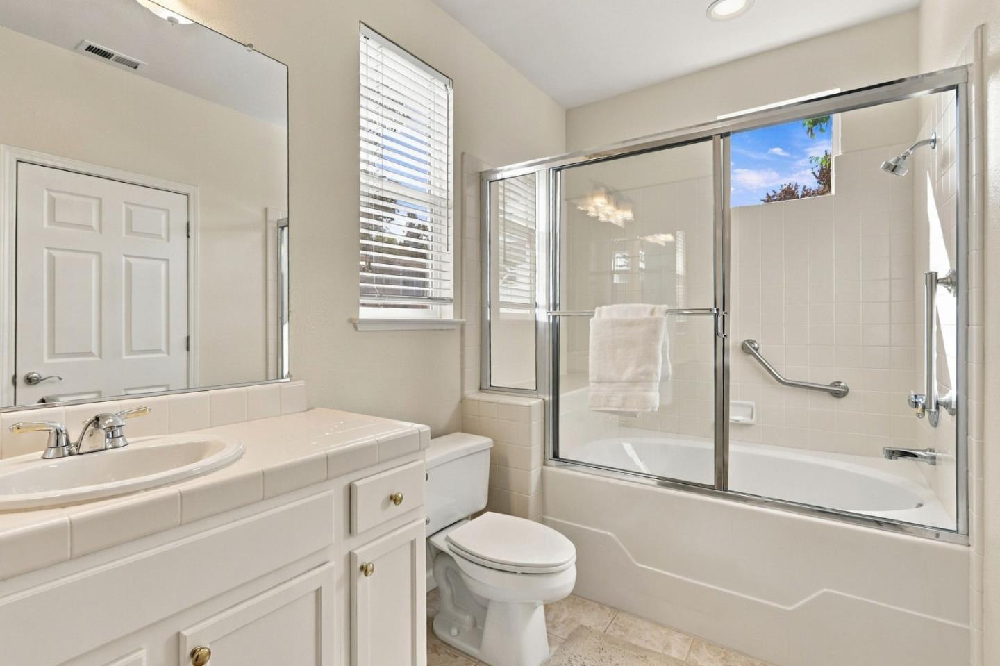 9066 Village View LOOP