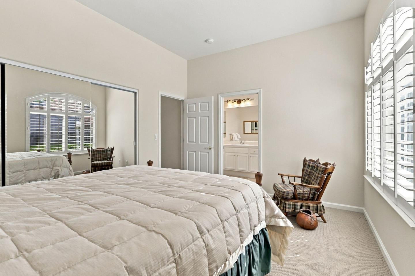 9066 Village View LOOP