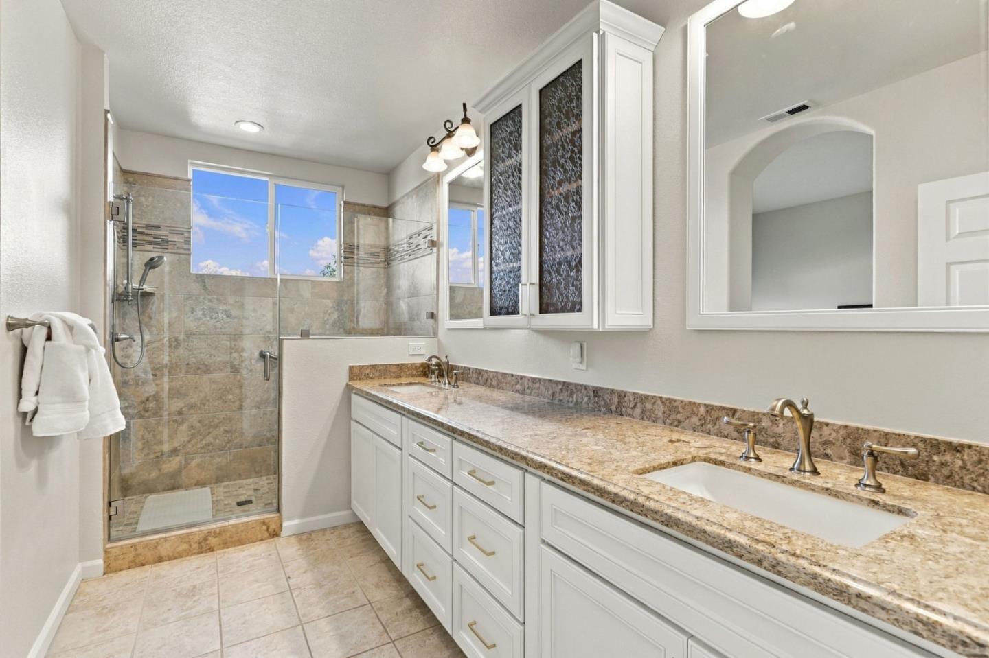 9066 Village View LOOP