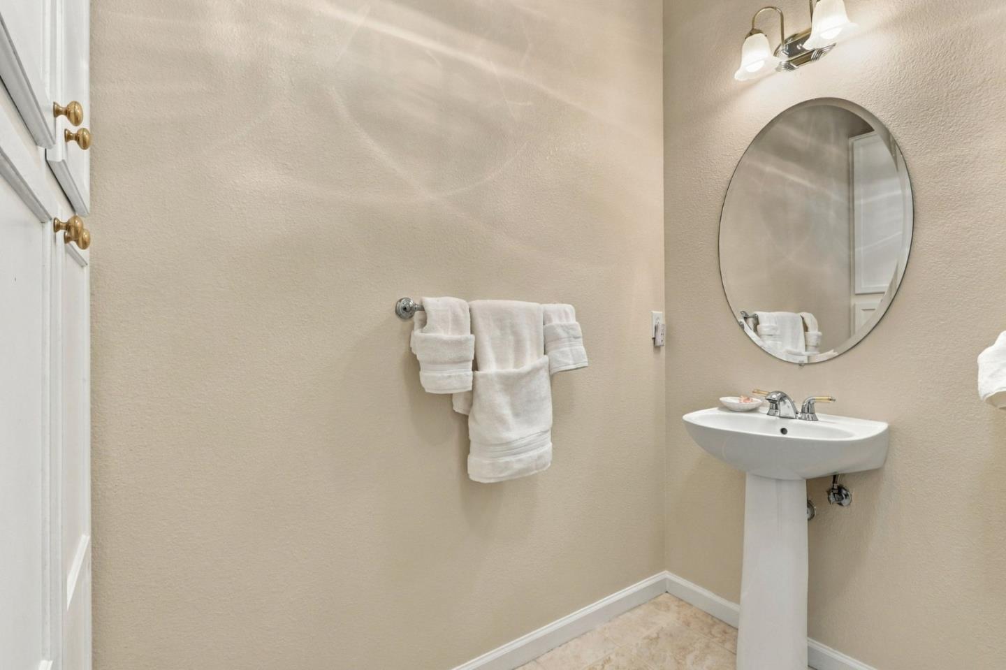 9066 Village View LOOP