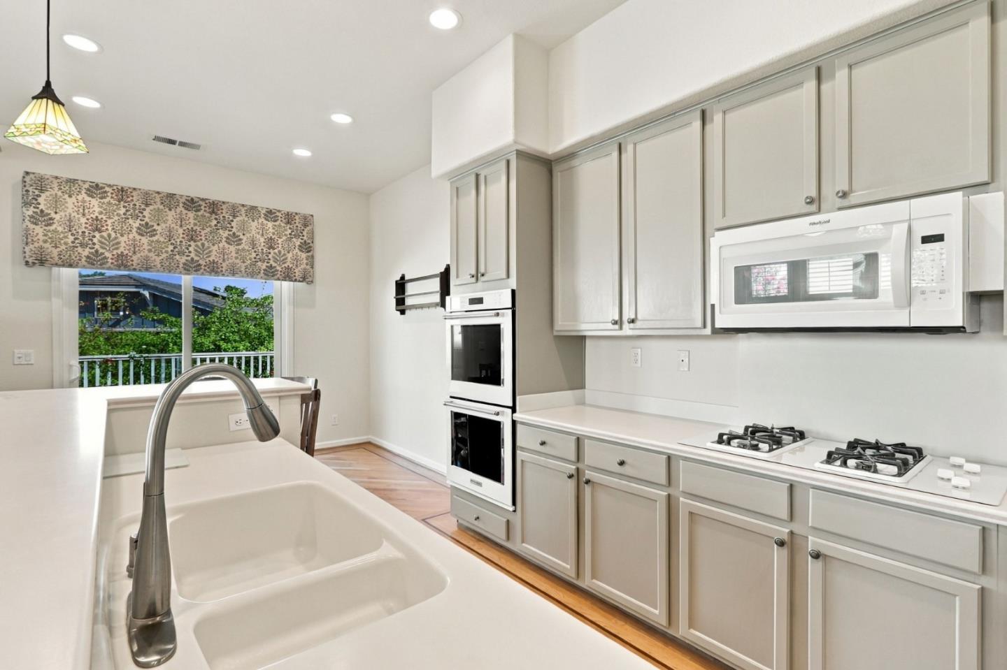 9066 Village View LOOP