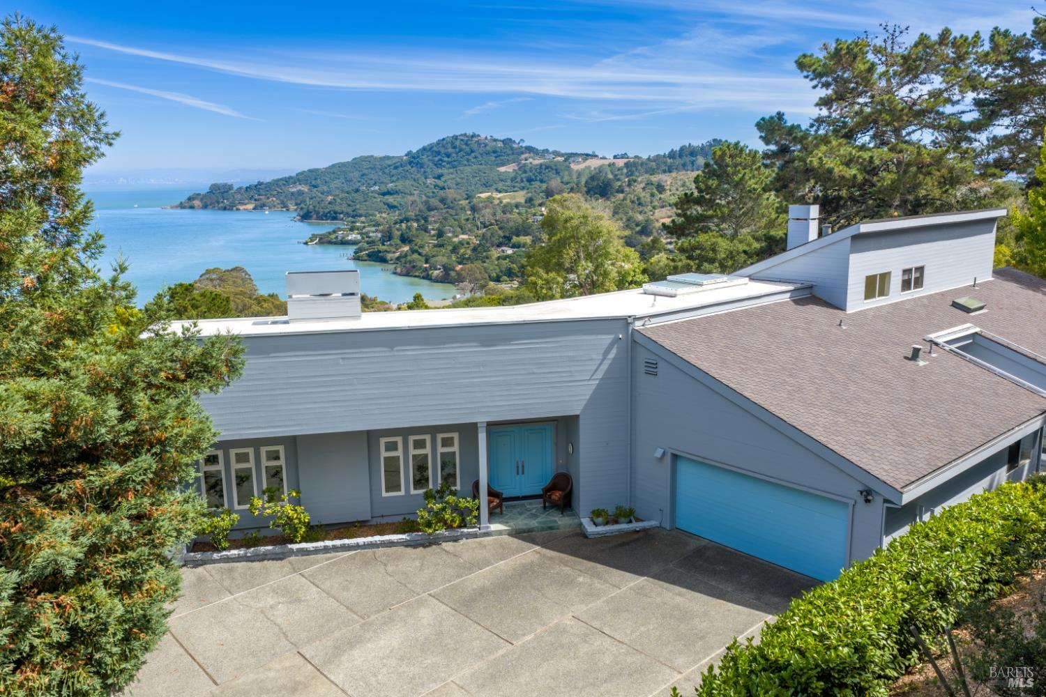 4633 Paradise Drive