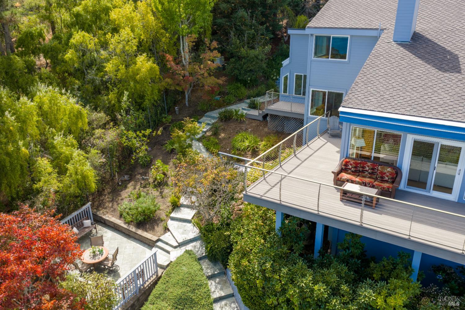 4633 Paradise Drive