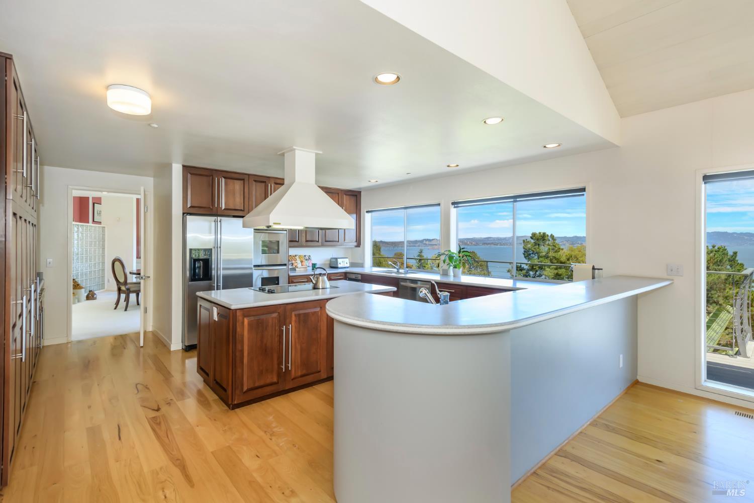 4633 Paradise Drive
