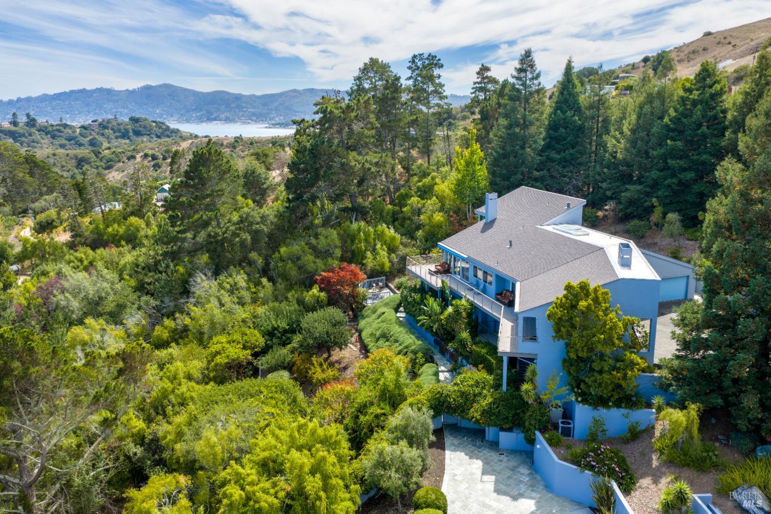 4633 Paradise Drive