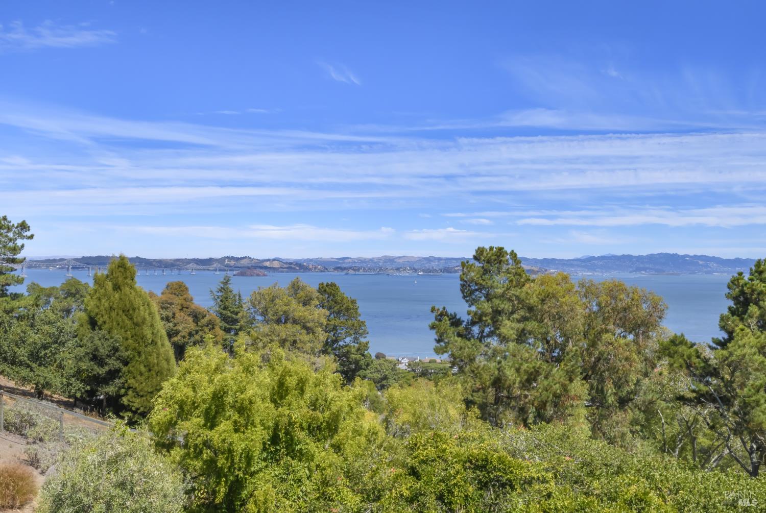 4633 Paradise Drive
