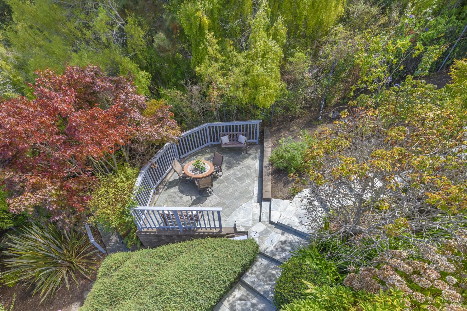 4633 Paradise Drive