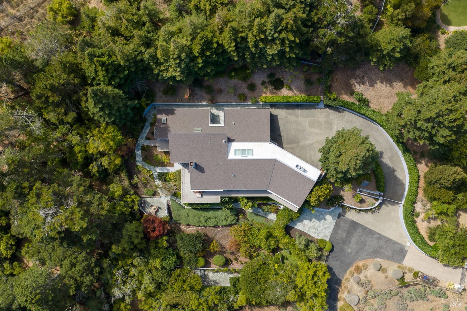 4633 Paradise Drive