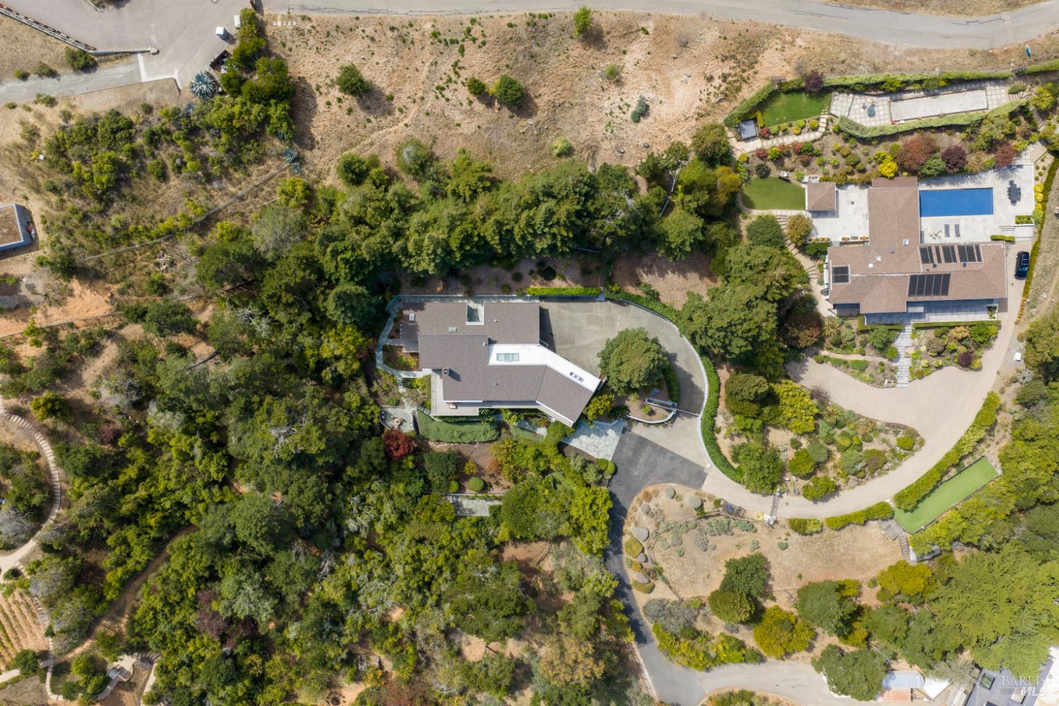 4633 Paradise Drive