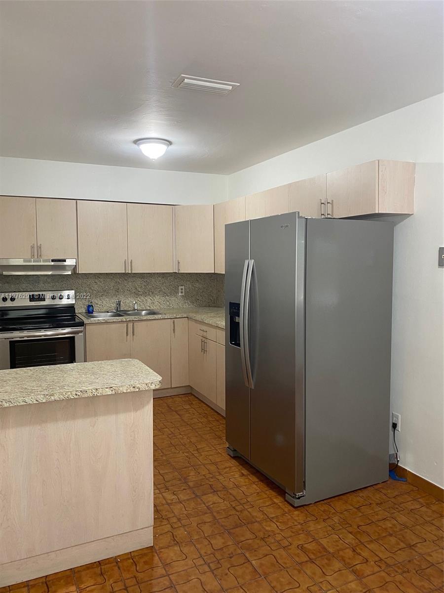 10655 SW 6th St Unit: 0