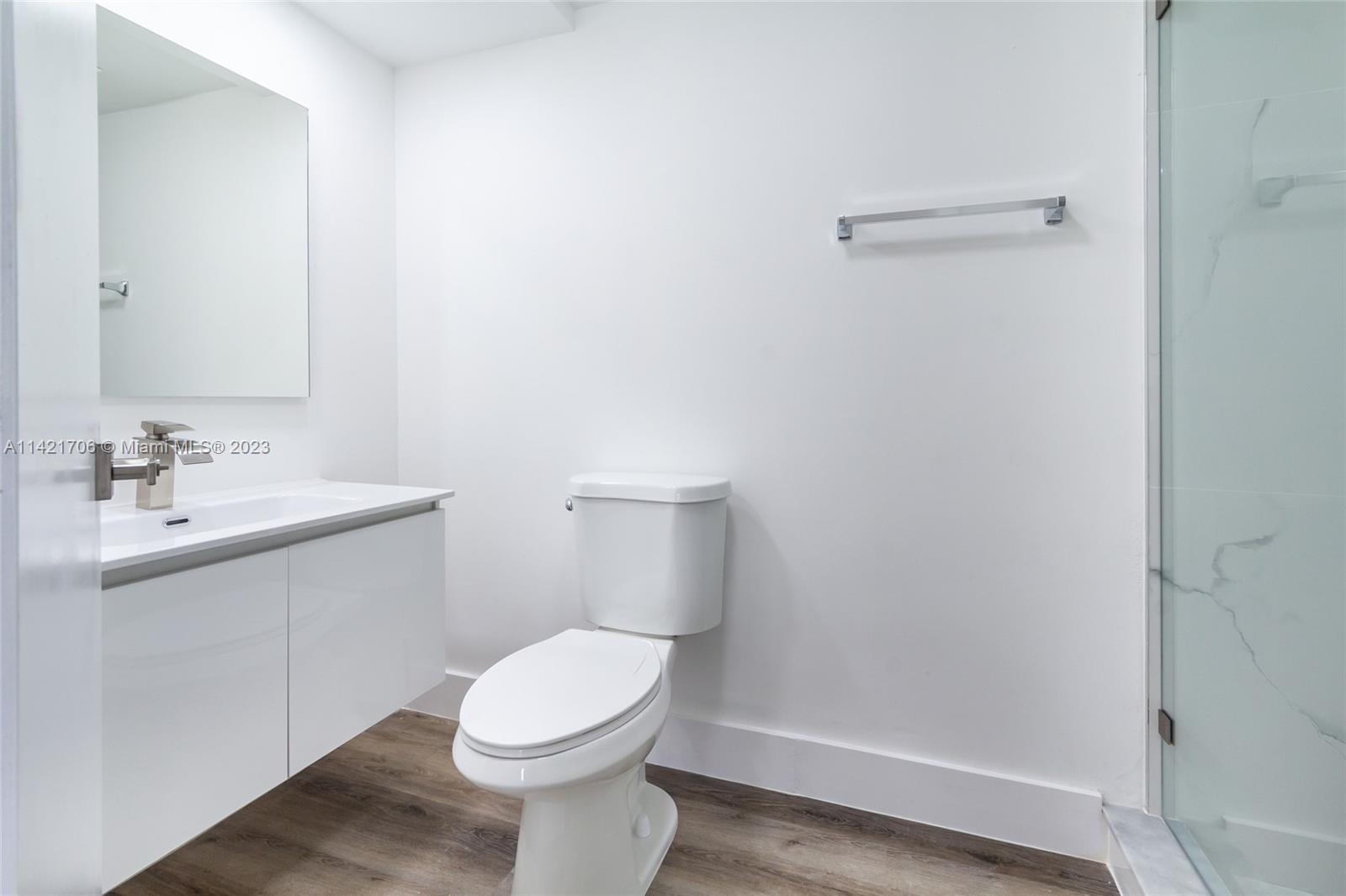 5249 NW 7th St Unit: 408