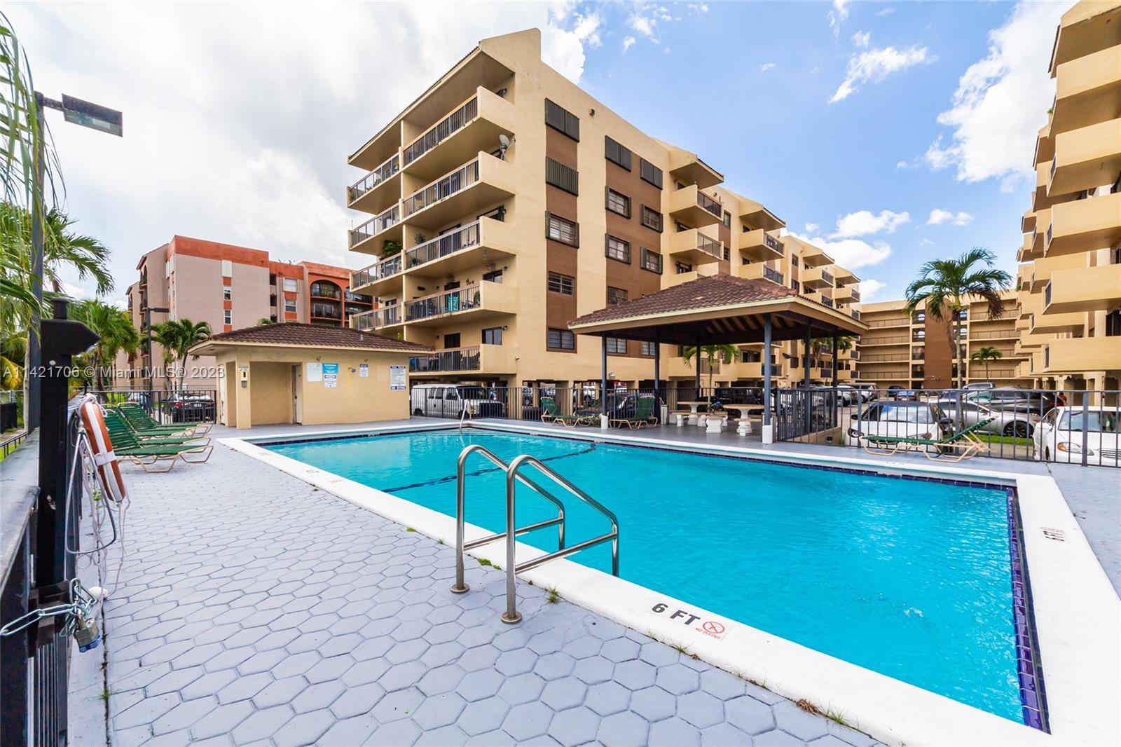 5249 NW 7th St Unit: 408