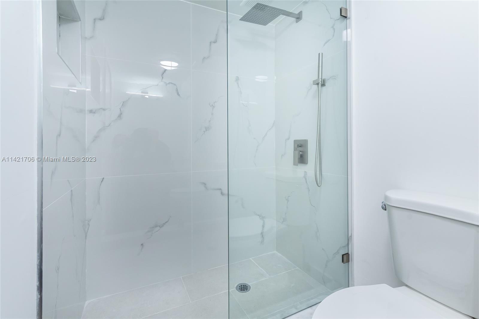 5249 NW 7th St Unit: 408