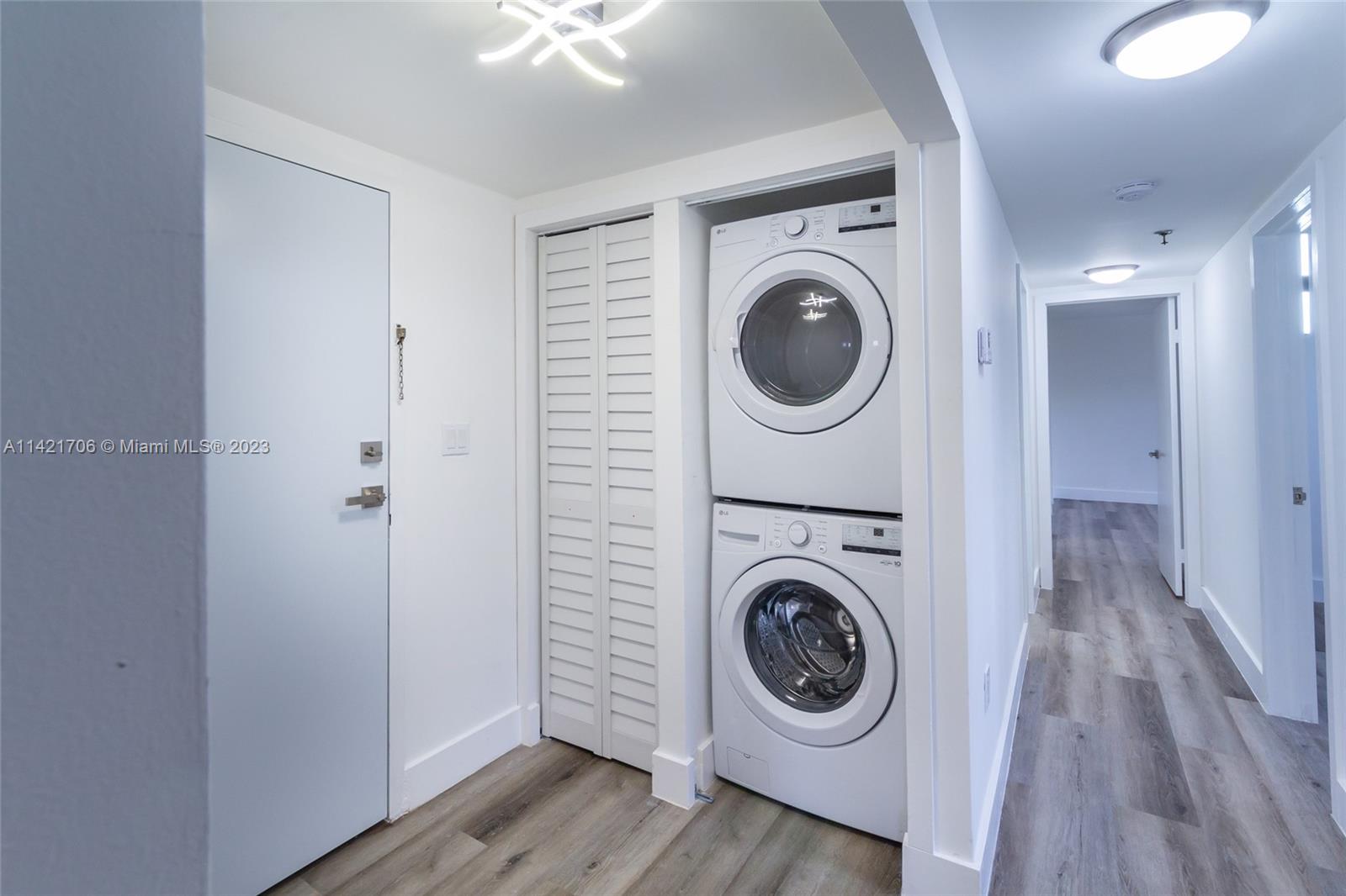 5249 NW 7th St Unit: 408