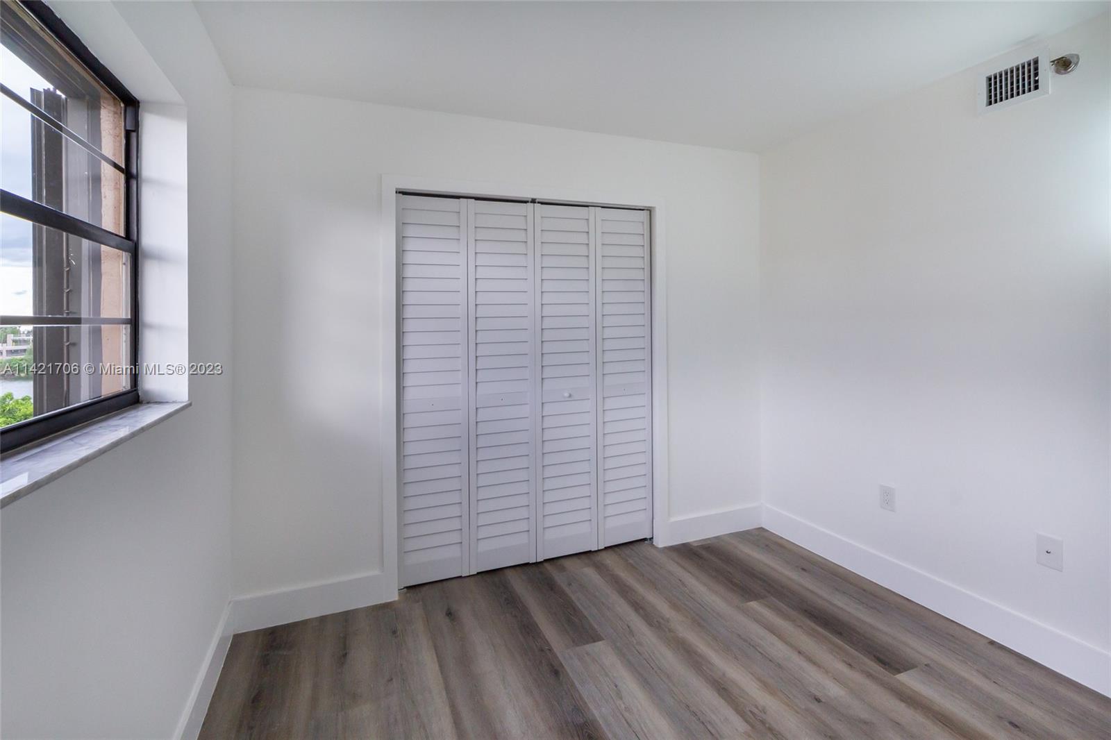 5249 NW 7th St Unit: 408