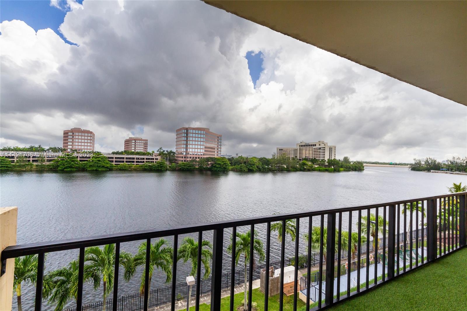 5249 NW 7th St Unit: 408