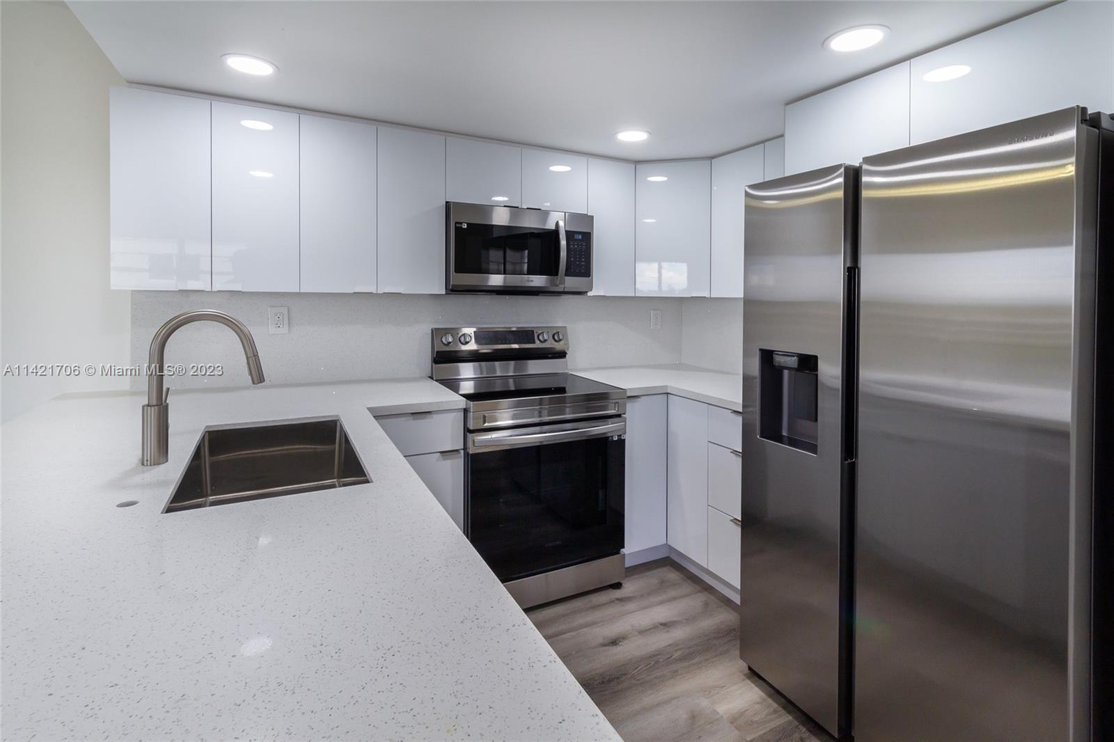 5249 NW 7th St Unit: 408