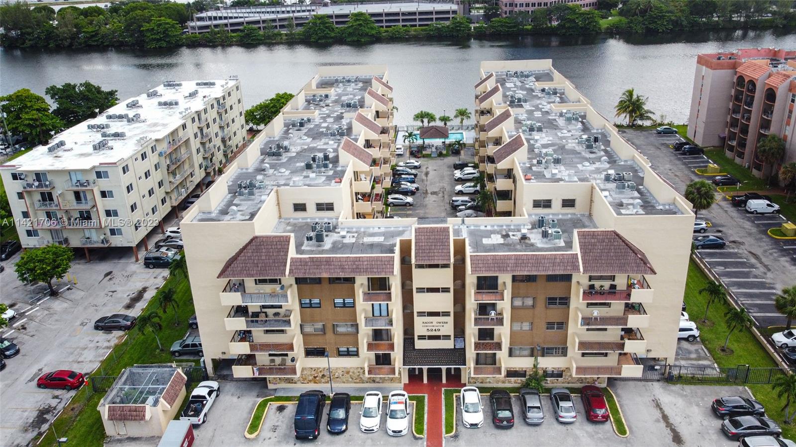 5249 NW 7th St Unit: 408