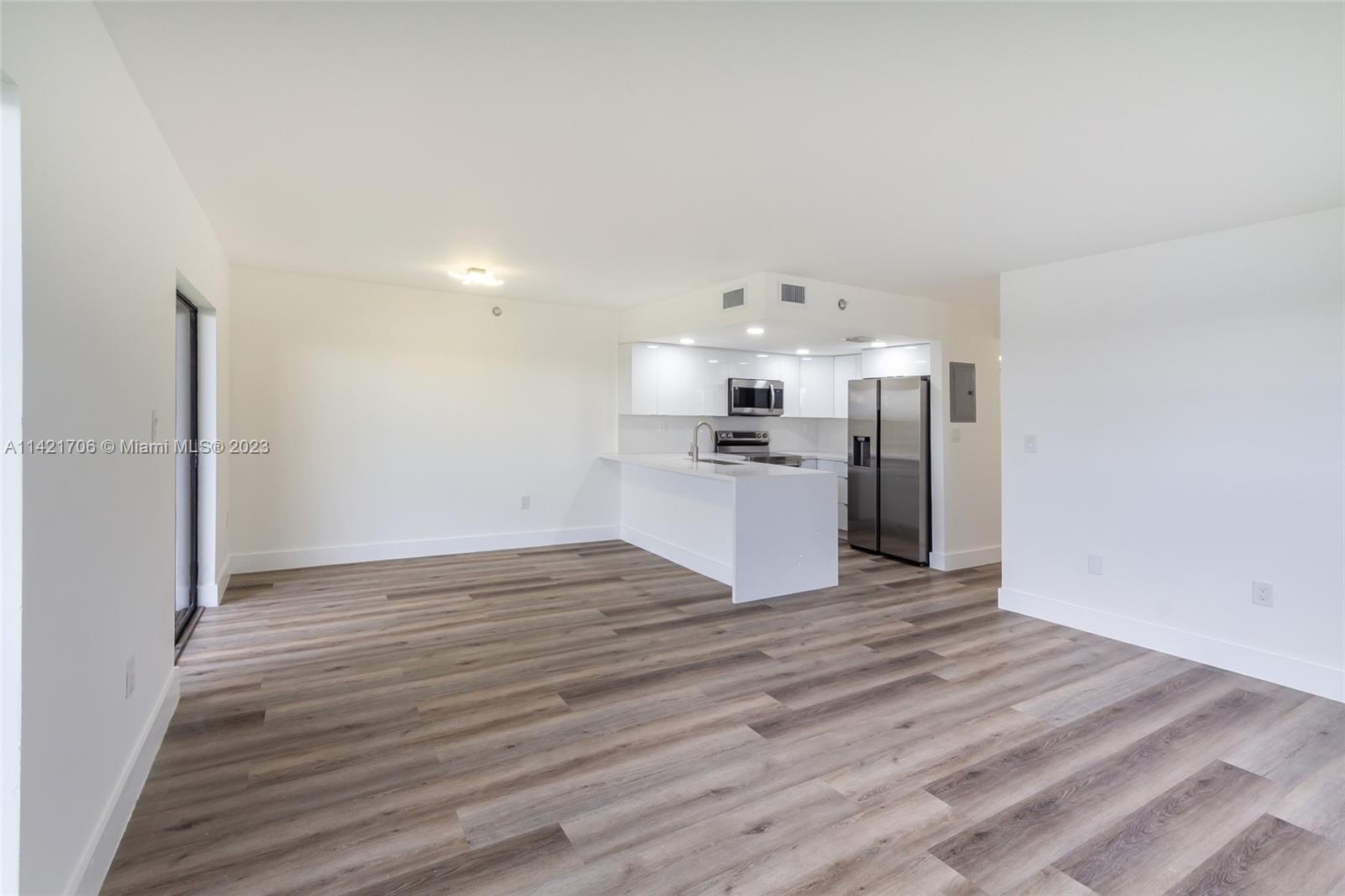 5249 NW 7th St Unit: 408