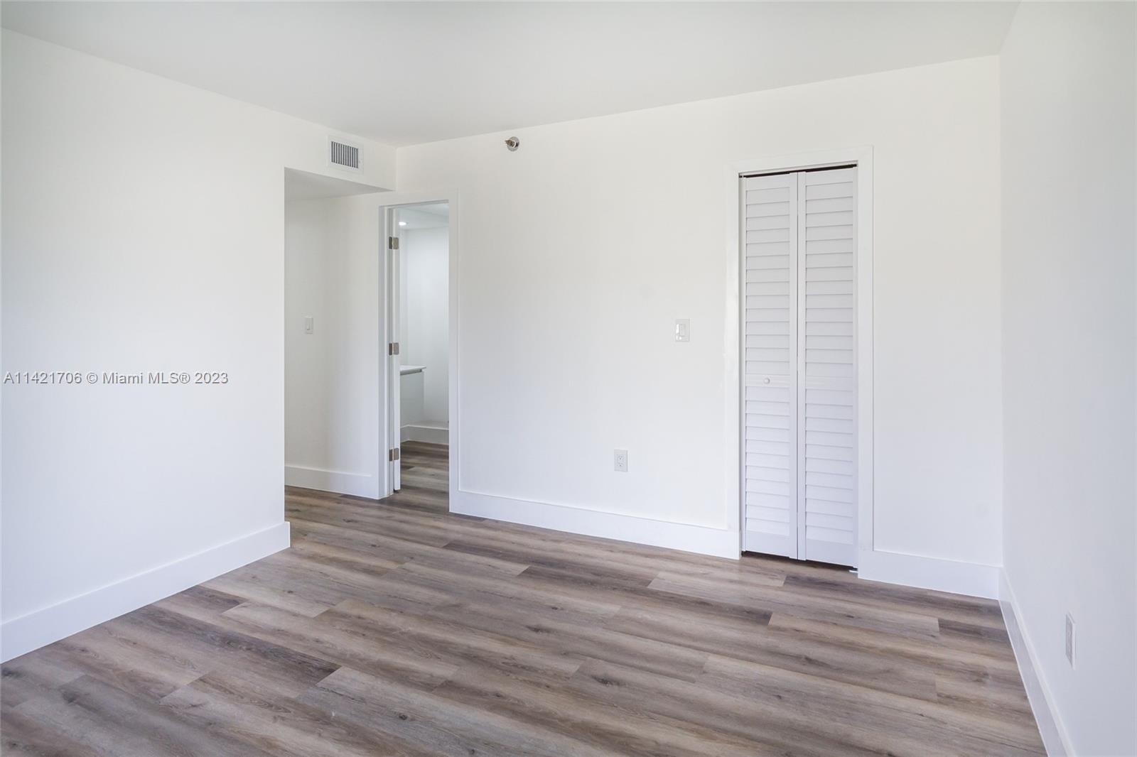 5249 NW 7th St Unit: 408