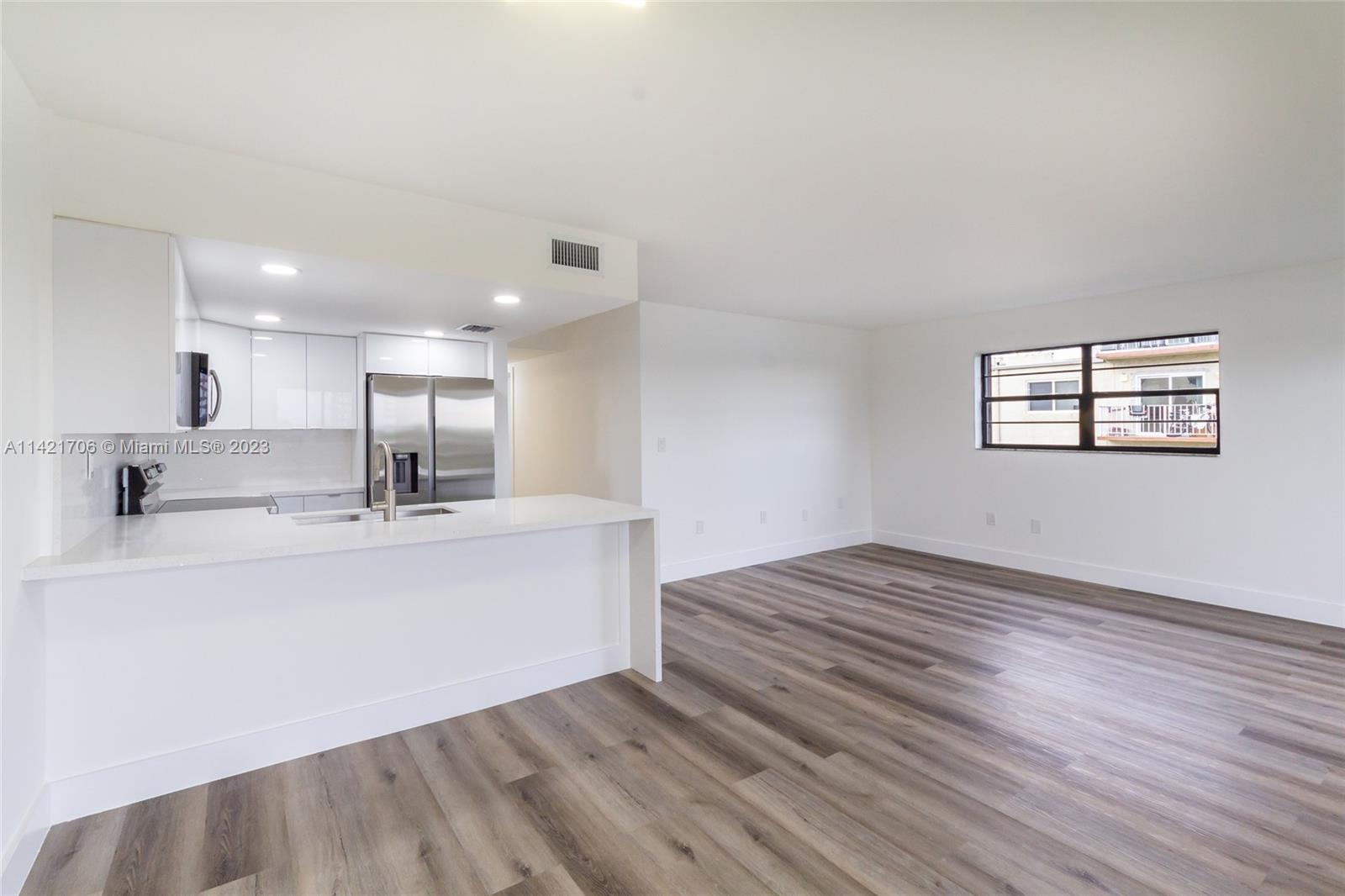 5249 NW 7th St Unit: 408