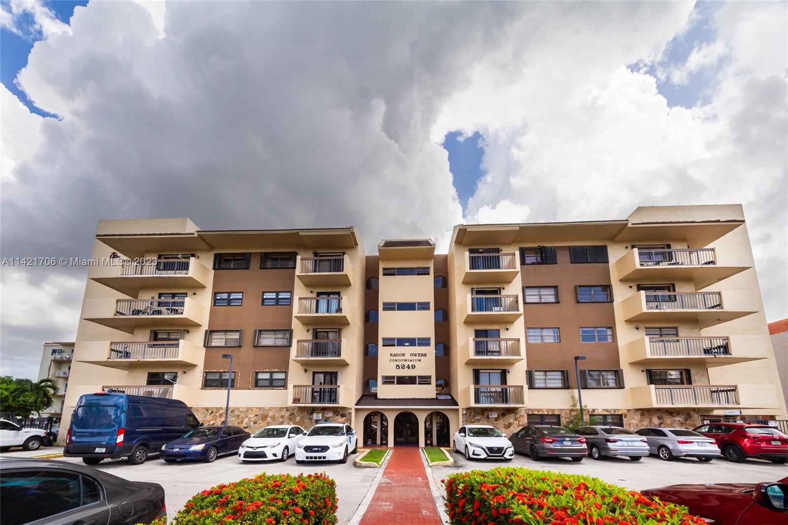 5249 NW 7th St Unit: 408