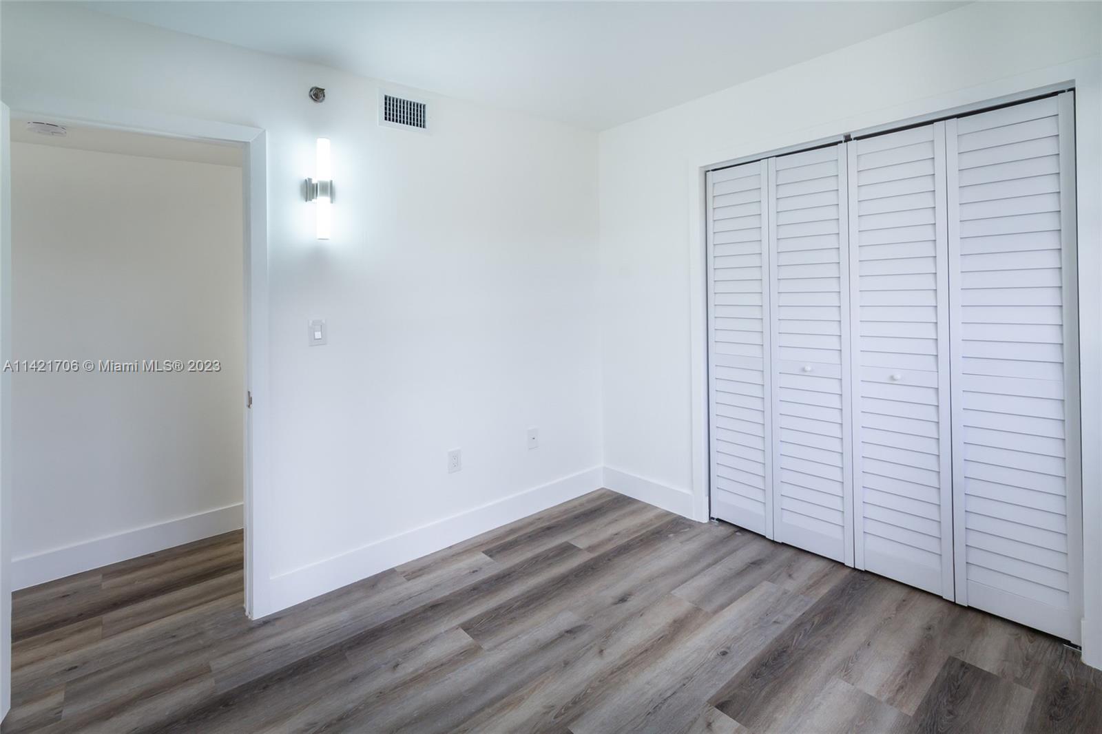 5249 NW 7th St Unit: 408