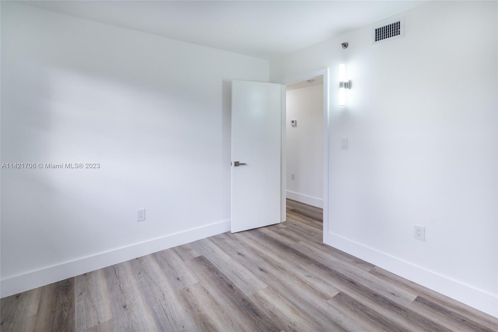 5249 NW 7th St Unit: 408