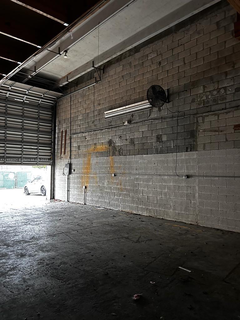 2550 W 78th St Unit: D-2