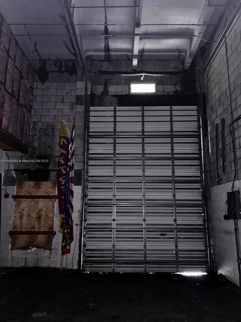 2550 W 78th St Unit: D-2