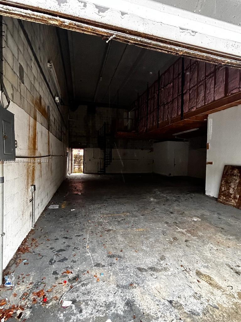 2550 W 78th St Unit: D-2