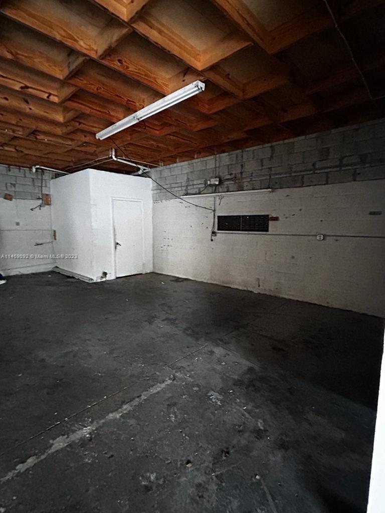 2550 W 78th St Unit: D-2