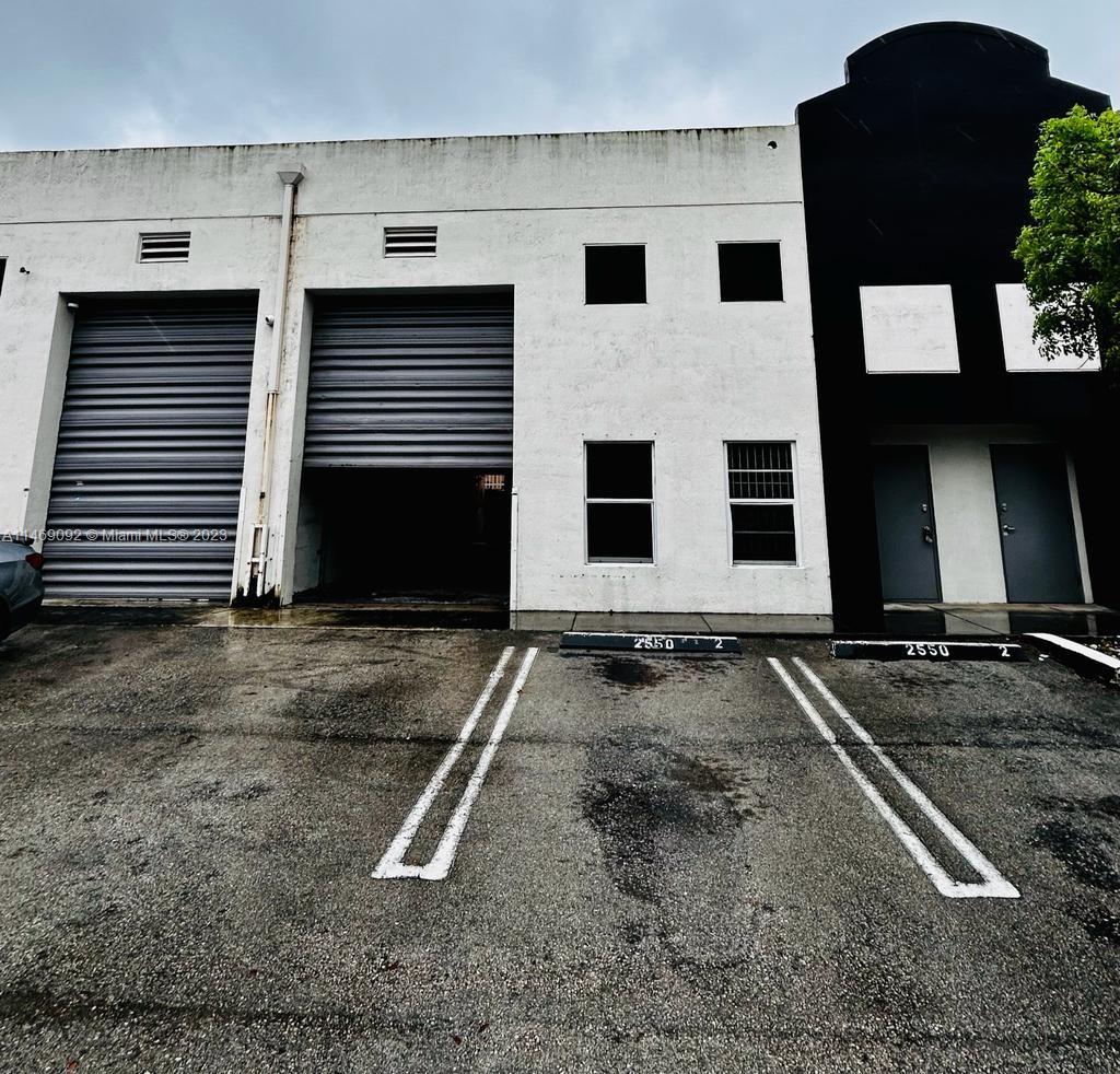 2550 W 78th St Unit: D-2