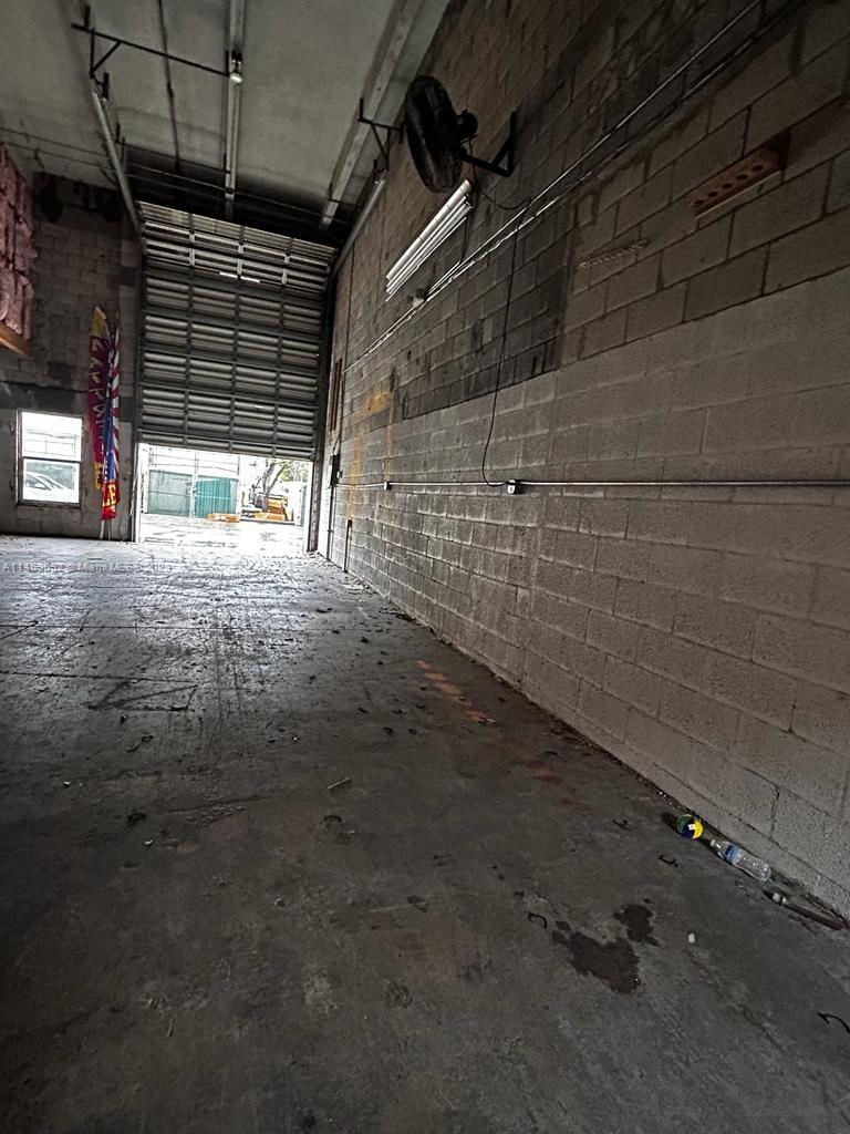 2550 W 78th St Unit: D-2