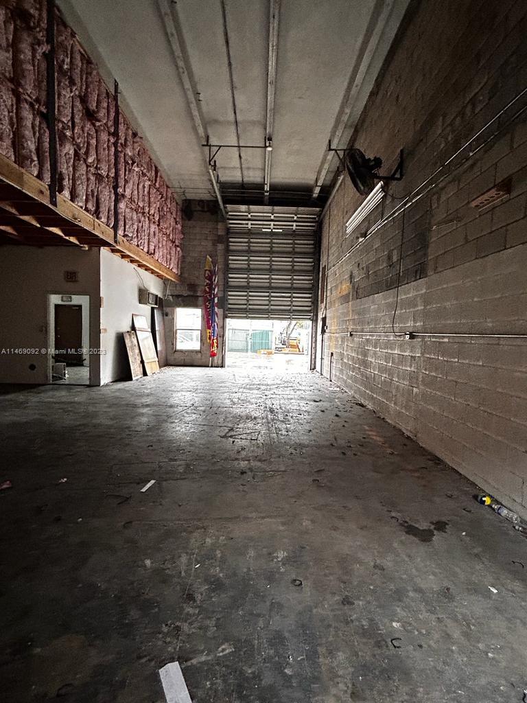 2550 W 78th St Unit: D-2