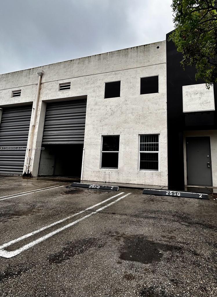 2550 W 78th St Unit: D-2