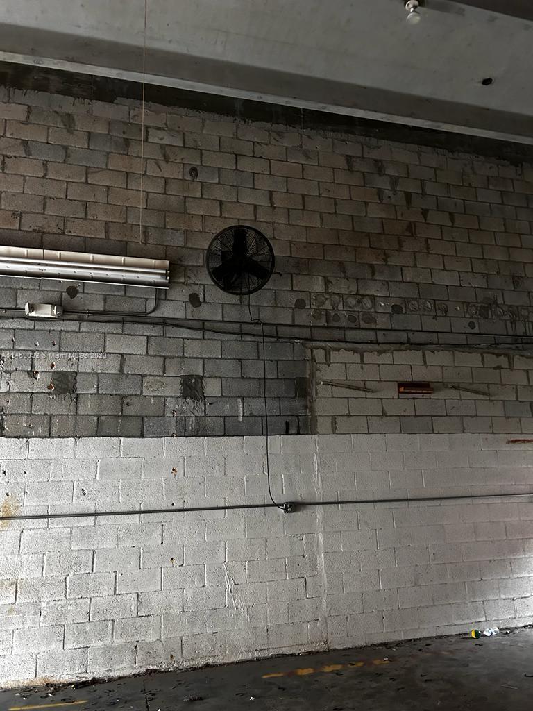 2550 W 78th St Unit: D-2