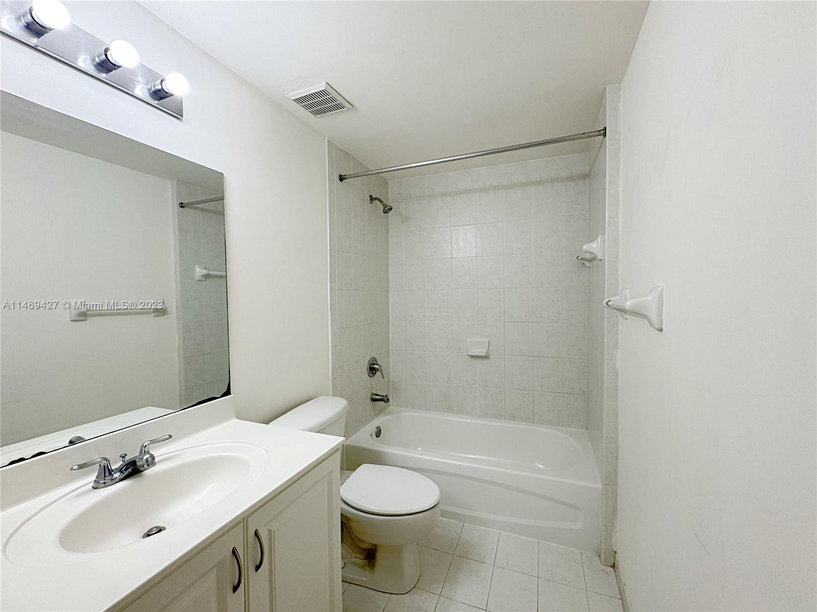 215 SW 42nd Ave Unit: 503