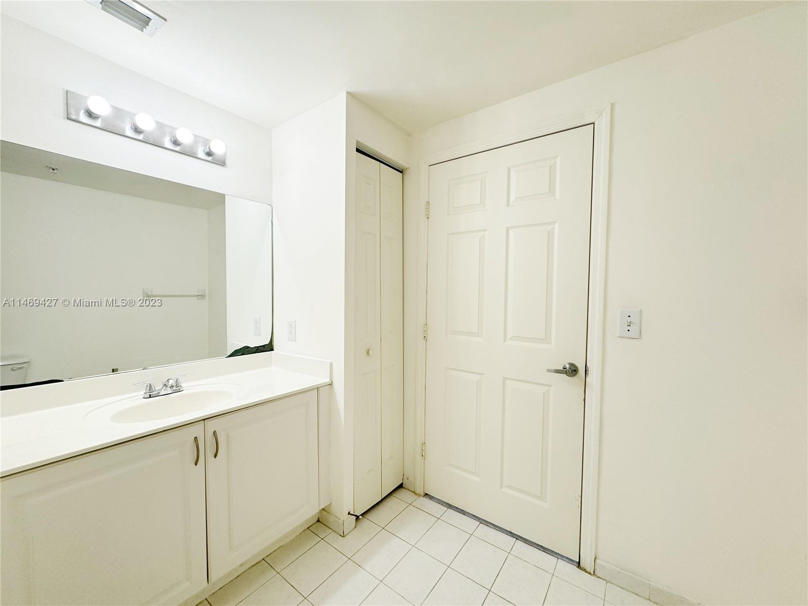 215 SW 42nd Ave Unit: 503